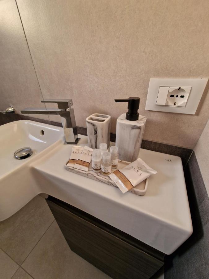 شينيسي Villa Eden, Bed And Breakfast المظهر الخارجي الصورة