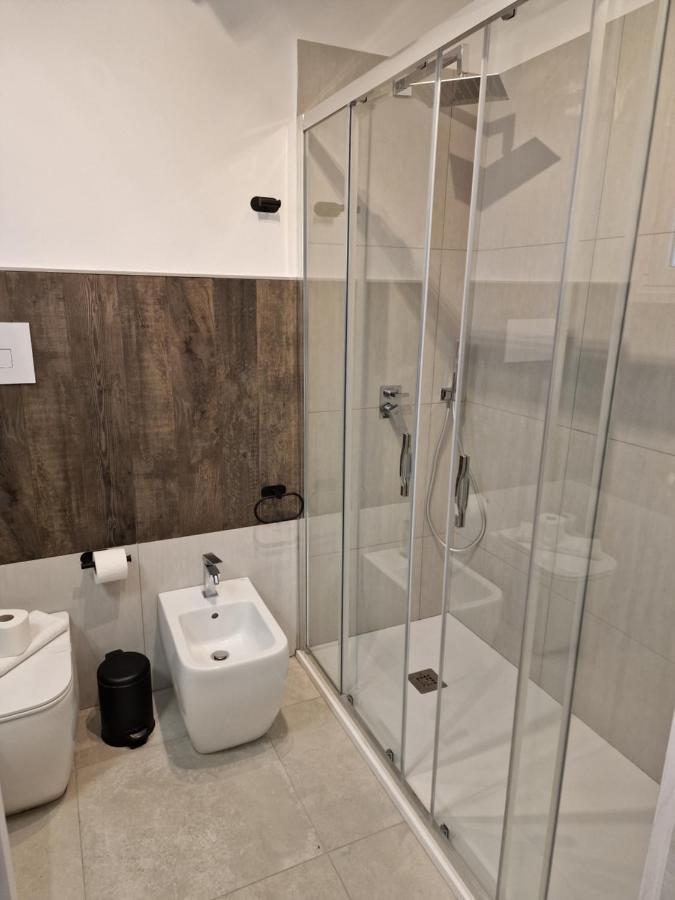 شينيسي Villa Eden, Bed And Breakfast المظهر الخارجي الصورة