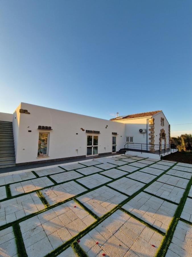شينيسي Villa Eden, Bed And Breakfast المظهر الخارجي الصورة