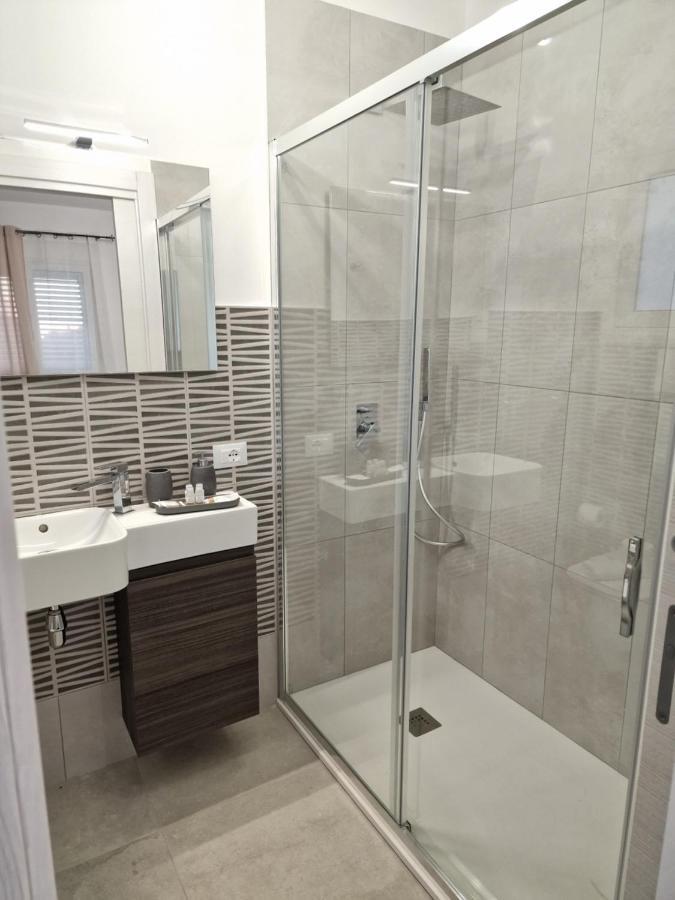 شينيسي Villa Eden, Bed And Breakfast المظهر الخارجي الصورة