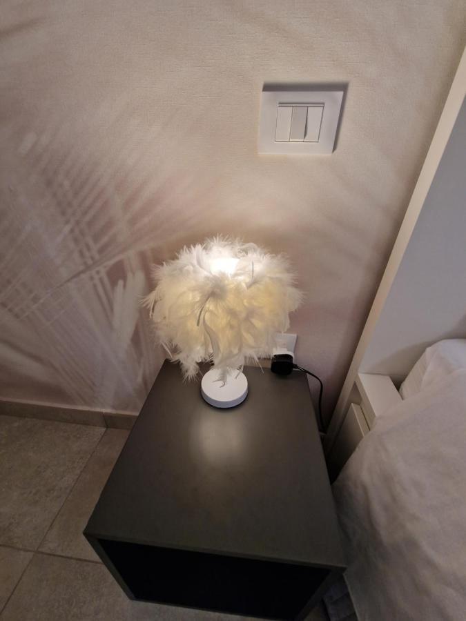شينيسي Villa Eden, Bed And Breakfast المظهر الخارجي الصورة